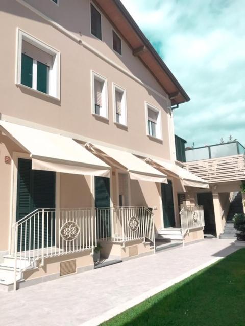 Residence Stella Marina di Massa Buitenkant foto